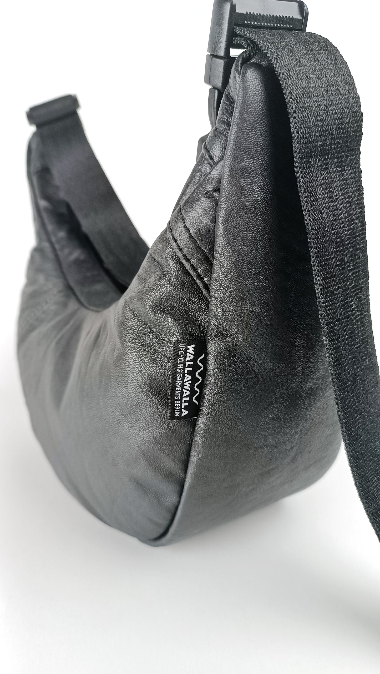 Two-Ways-To-Wear Bag "Mokkae"