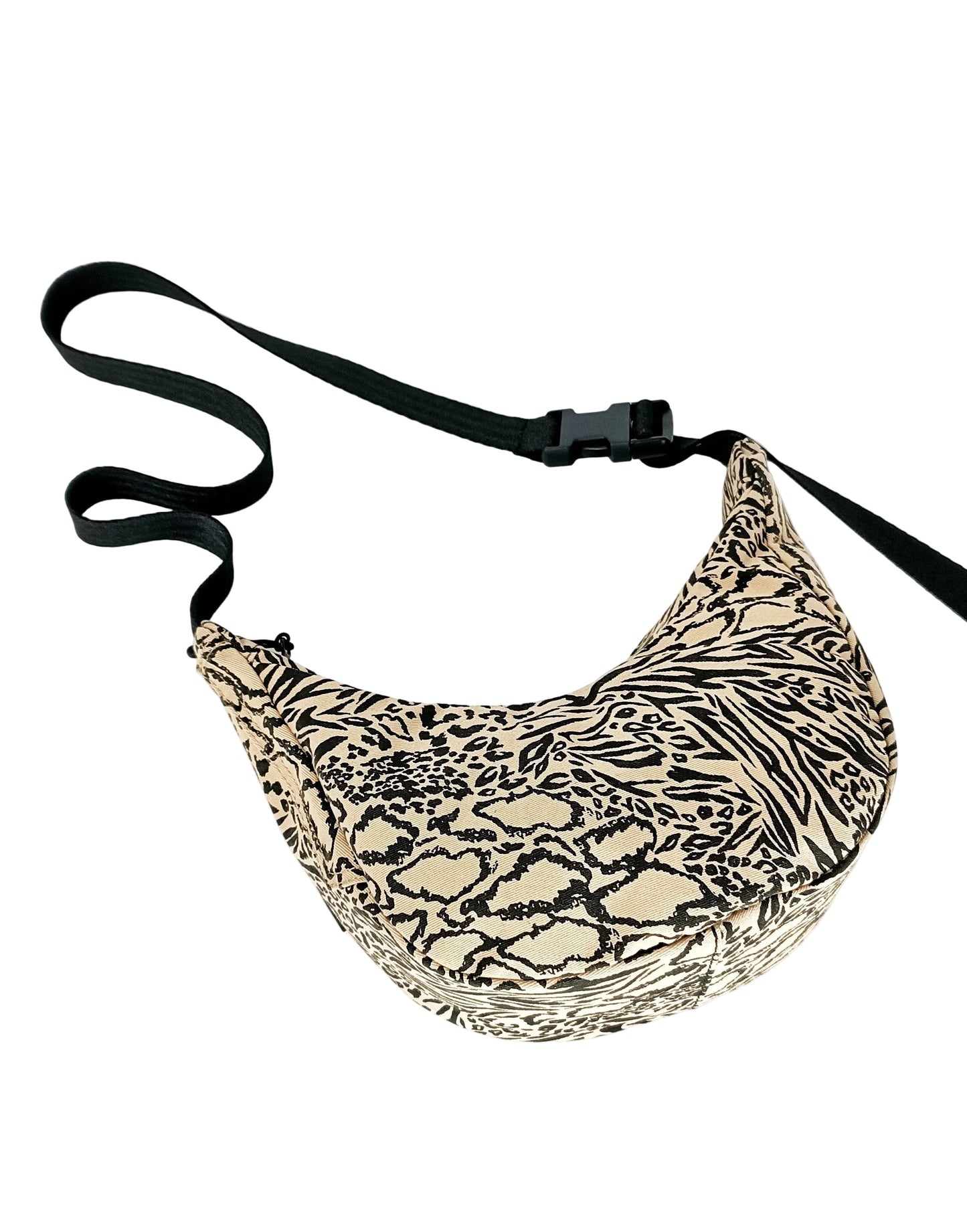Draufsicht Beige schwarze Crossbody Bag mit Animalprint aus Denim, handgemachtes Upcycling-Unikat von Wallawalla Berlin