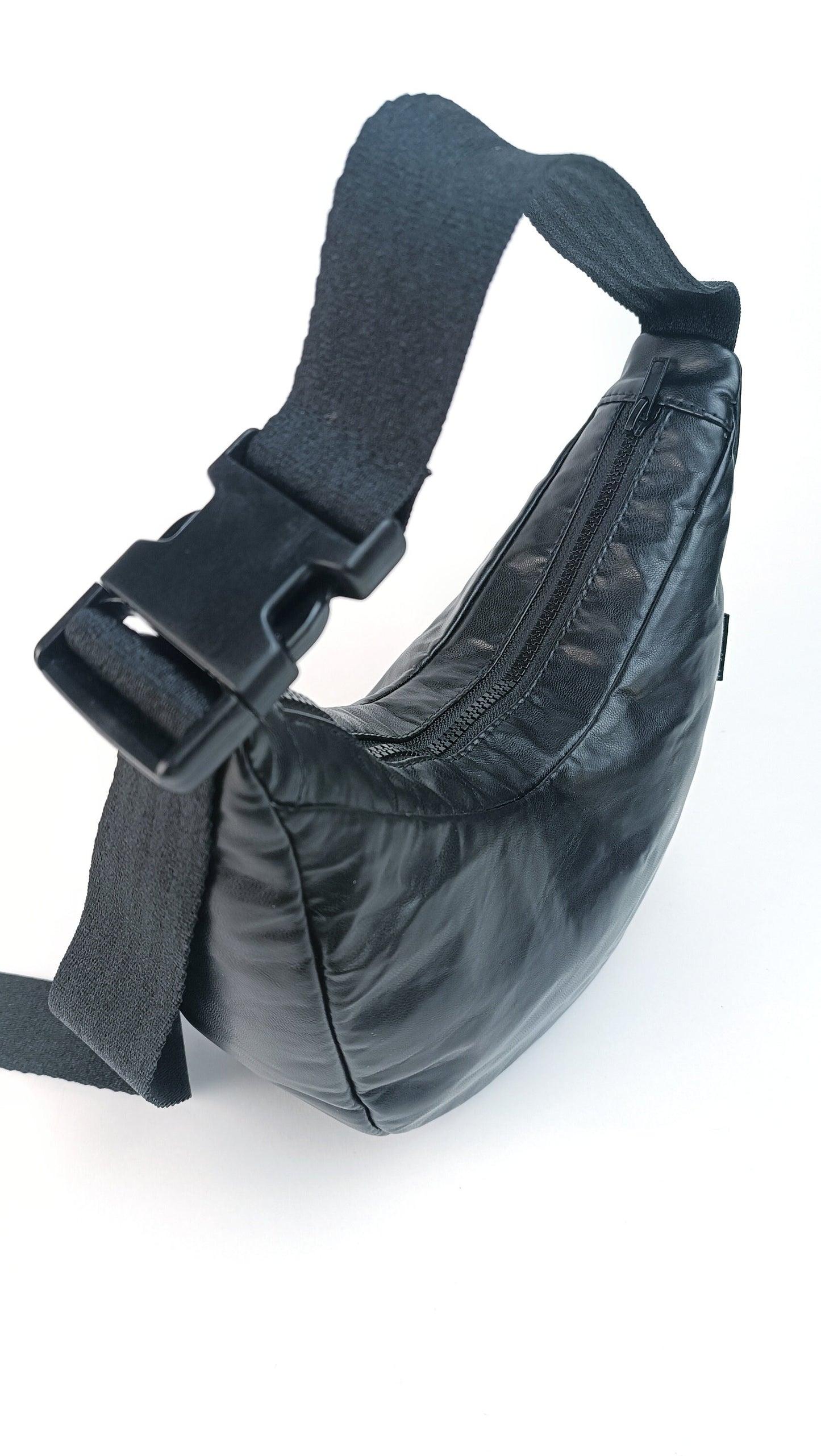 Vegan Two-Ways-To-Wear Bag "Shaktum"