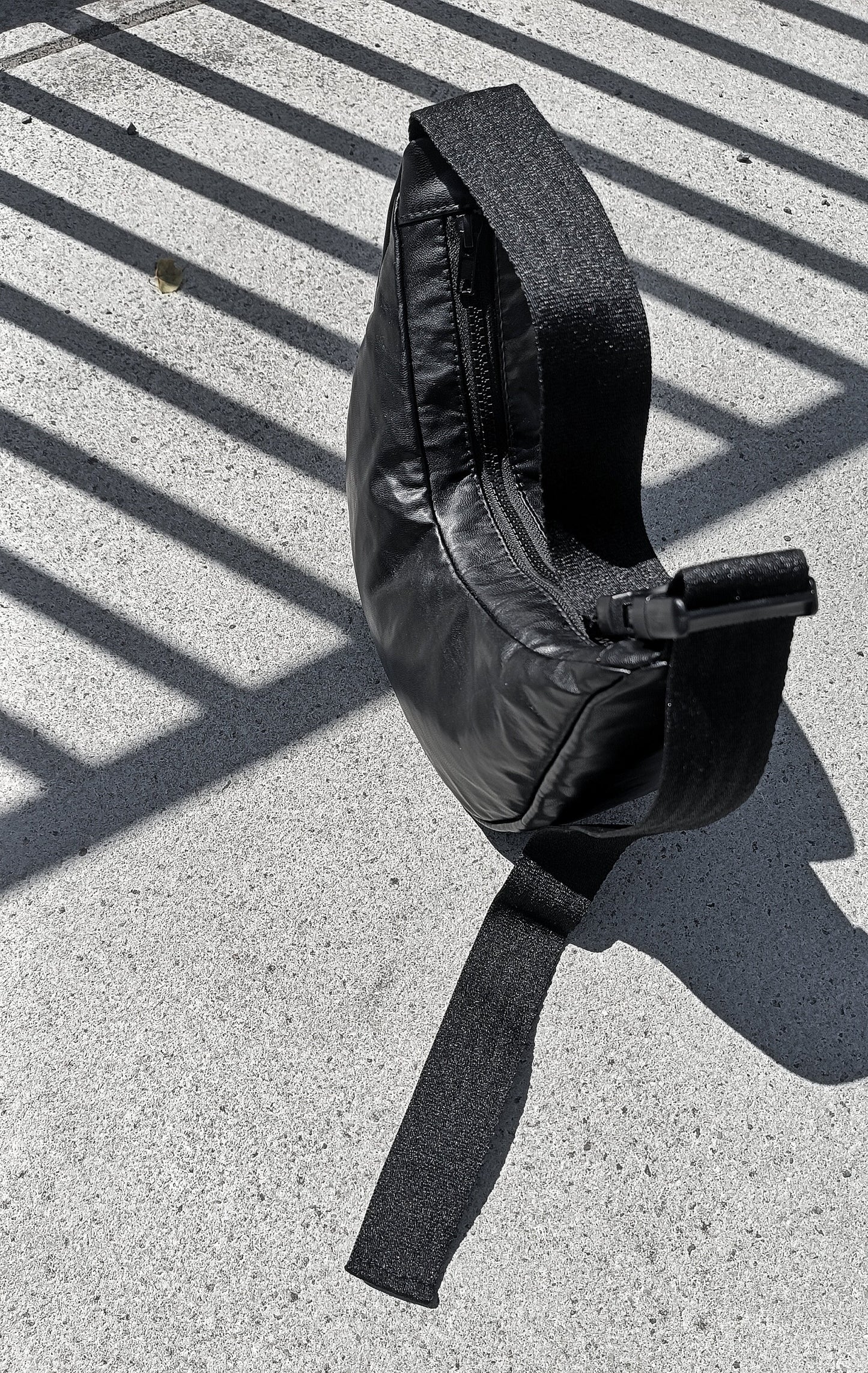 Vegan Two-Ways-To-Wear Bag "Shaktum"