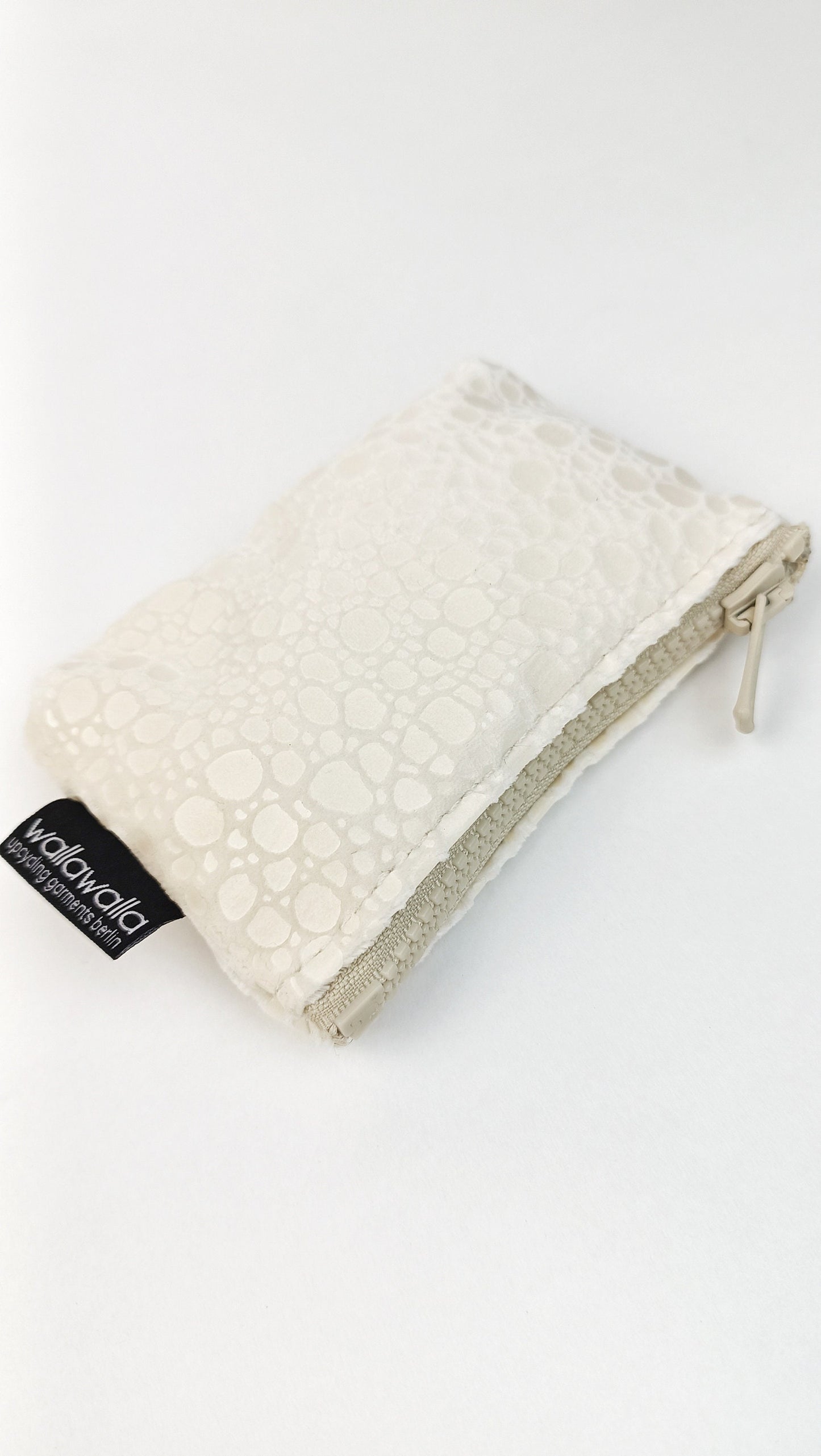 Upcycling Mini Geldbörse Größe S, kleines Portmonnaie, Geldbeutel, Kosmetiktasche, Stiftetasche, Bankkarten, Brillenetoui, kleines Geschenk,