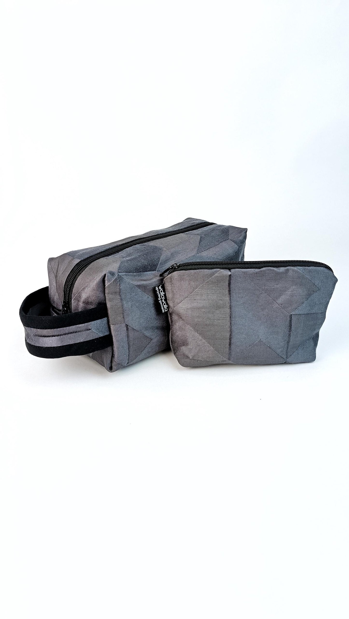 Große Kulturtasche aus geretteten Materialien, Upcycling, nachhaltig, Kulturbeutel, Set, vegan, Reisetasche,Herren, Make Up Bag, Kosmetik