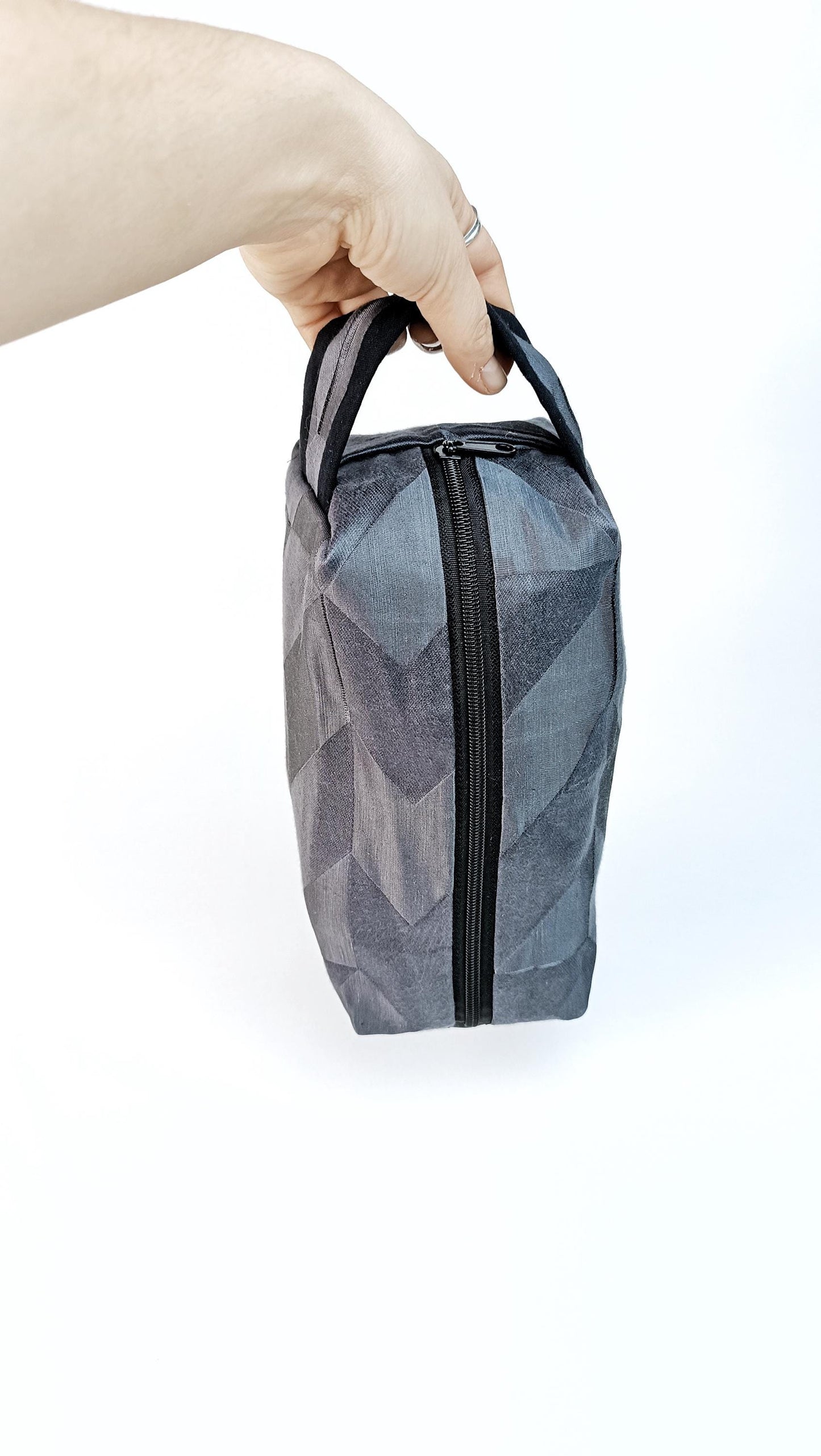 Große Kulturtasche aus geretteten Materialien, Upcycling, nachhaltig, Kulturbeutel, Set, vegan, Reisetasche,Herren, Make Up Bag, Kosmetik