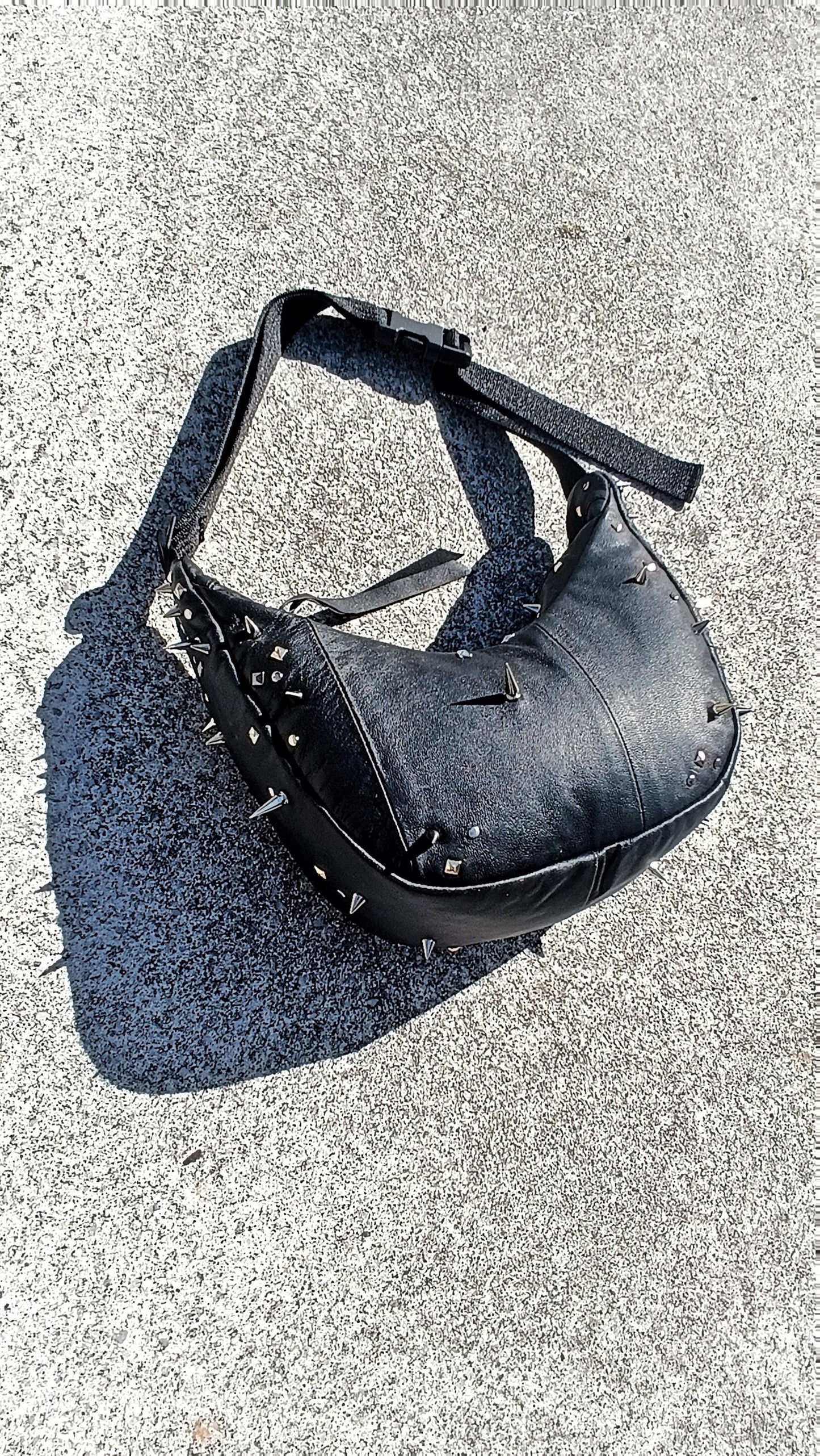 Two-ways-wo-wear Bag "Pooi"