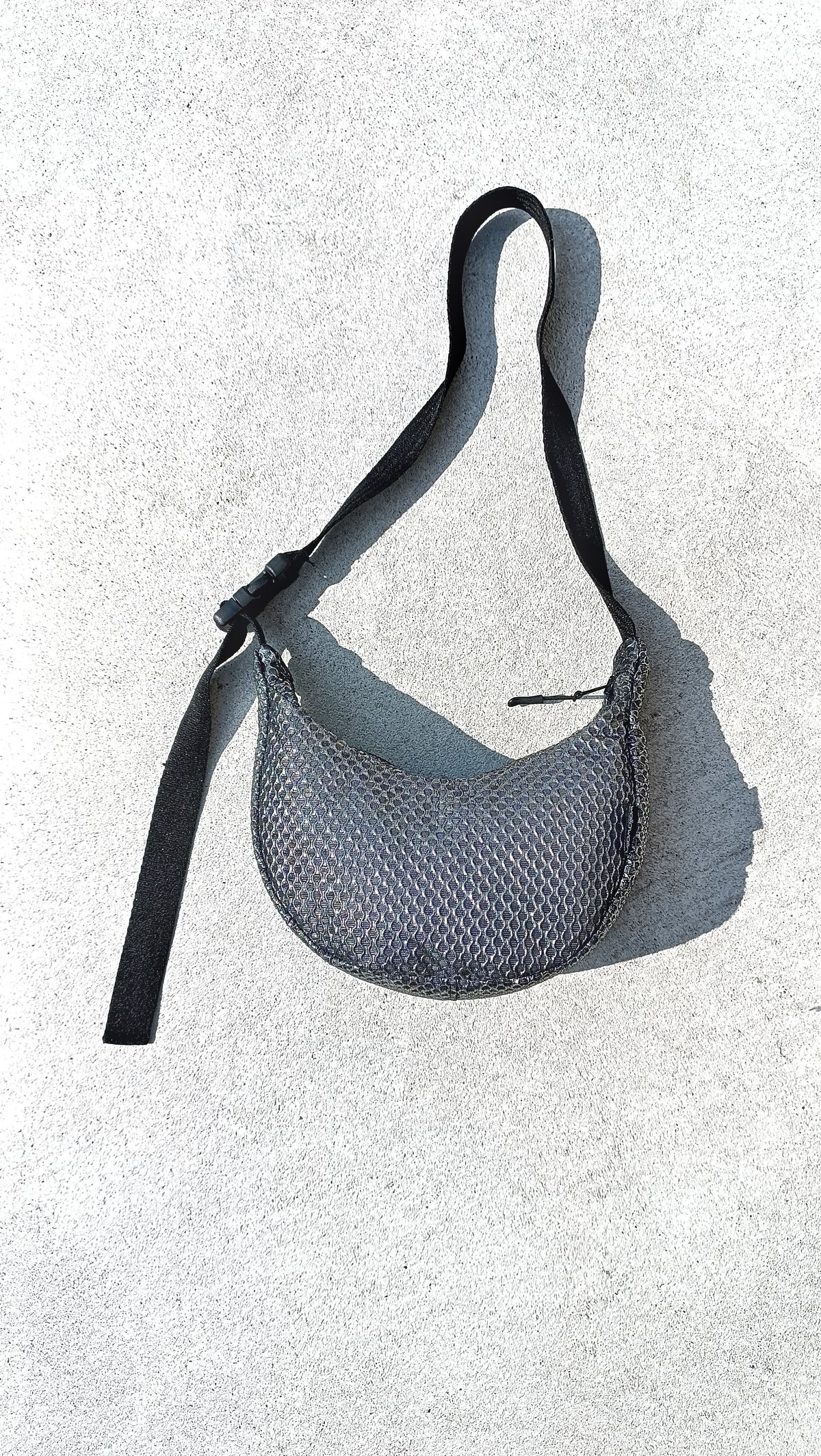 Crossbody Bag | Silbernes Textil