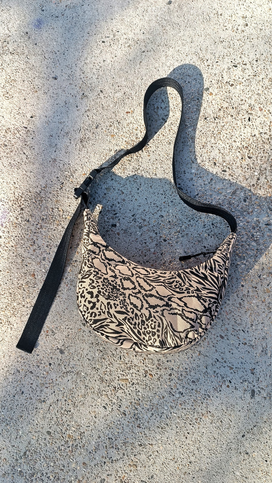 wallawalla crossbody bag aus recyceltem material