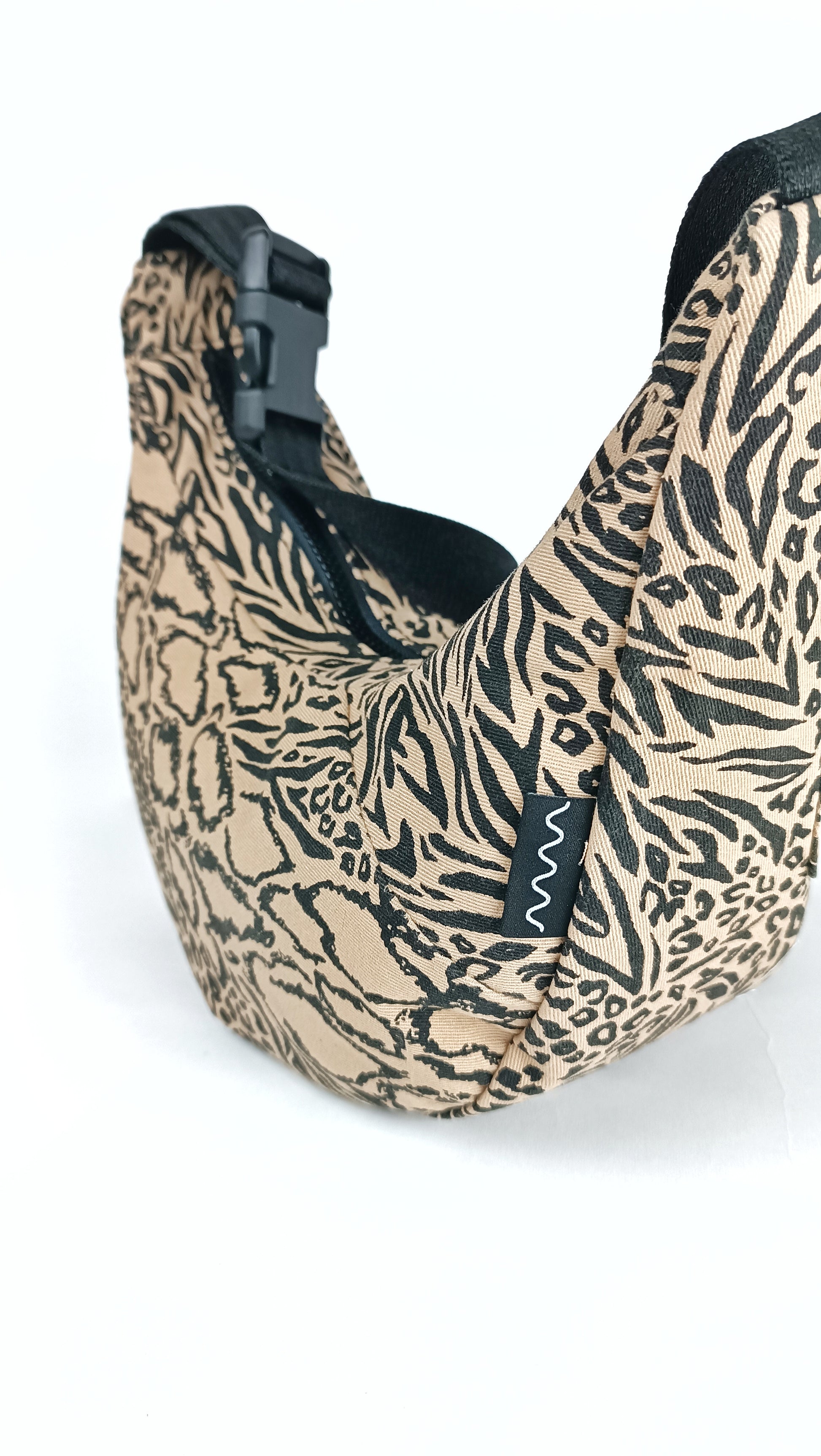 crossbody bag aus alter kleidung upcycling unikat