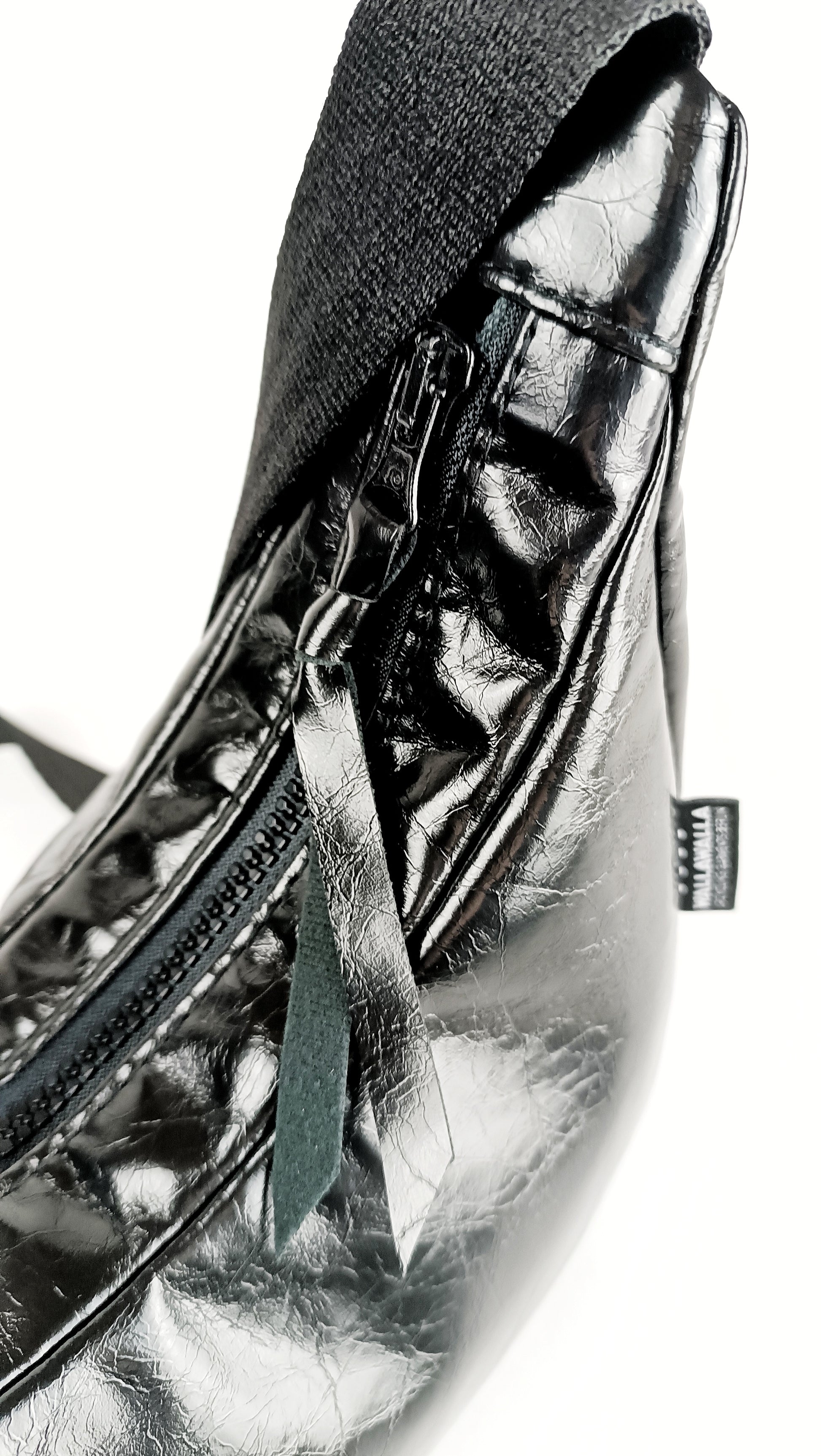 crossbody bag aus alter kleidung upcycling unikat