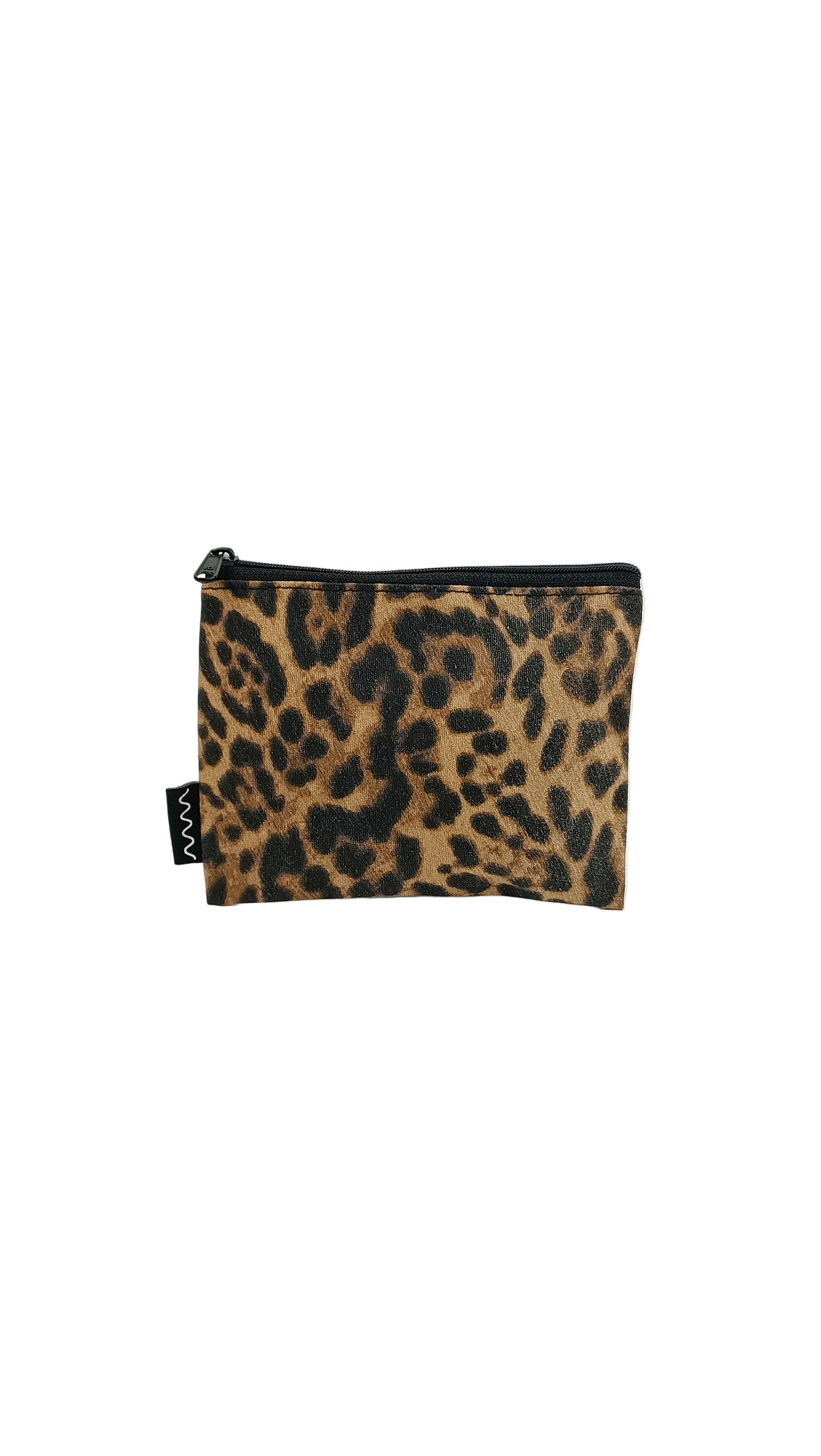 kleines upcycling taeschchen aus recyceltem Leo Stoff berlin