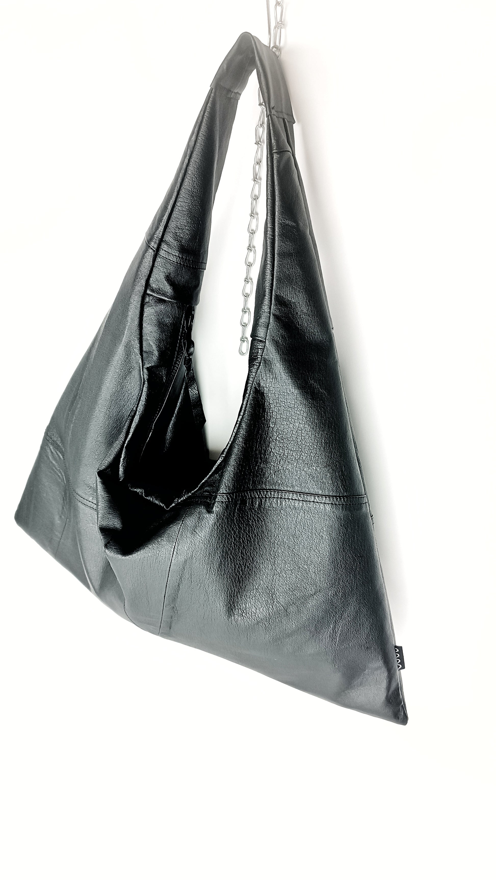triangle bag unisex tasche aus upgecycelten textilien shopper 