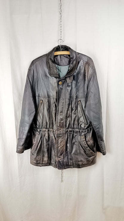Vintage Jacke aus braun lila Leder vor dem Upcycling zur [Taschenart]