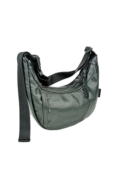 Schwarze Two-Way bag mit Nieten, handgemachtes Upcycling-Unikat von Wallawalla Berlin