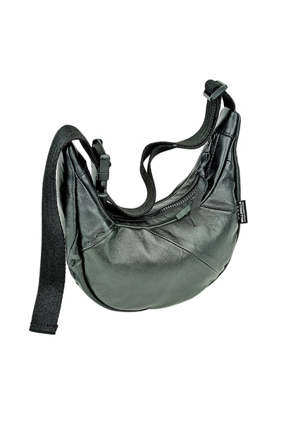Rückenansicht Schwarze Two-Way Bag Glattleder mit Stickerei  handgemachtes Upcycling-Unikat von Wallawalla 