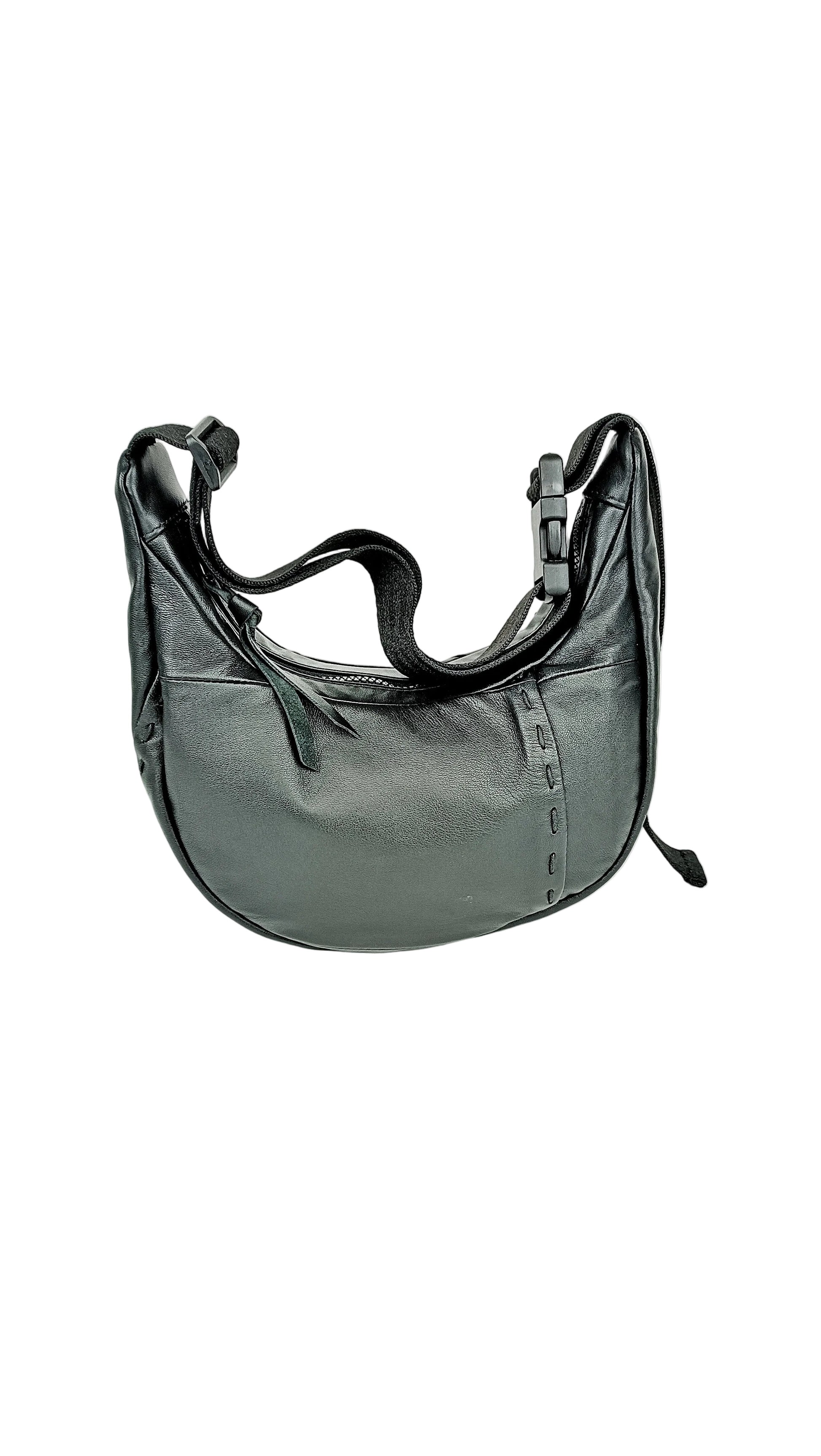 Schwarze Two-Way Bag Glattleder mit Stickerei  handgemachtes Upcycling-Unikat von Wallawalla 