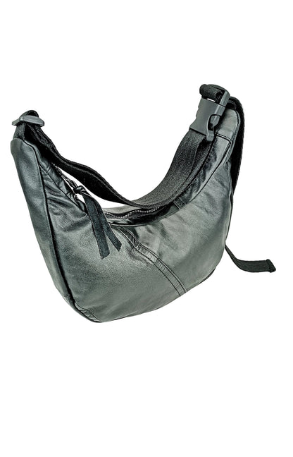 Rückenansicht schwarzer Two-Way Bag aus Glattleder, handgemachtes Upcycling-Unikat von Wallawalla Berlin