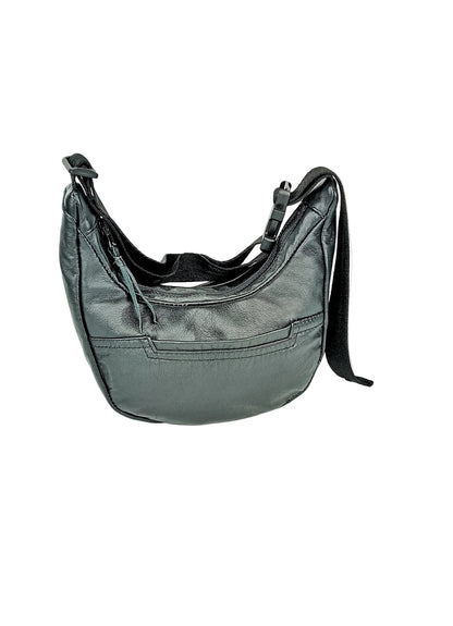 Rückansicht schwarze Baguette Bag aus Leder, handgemachtes Upcycling-Unikat von Wallawalla Berlin