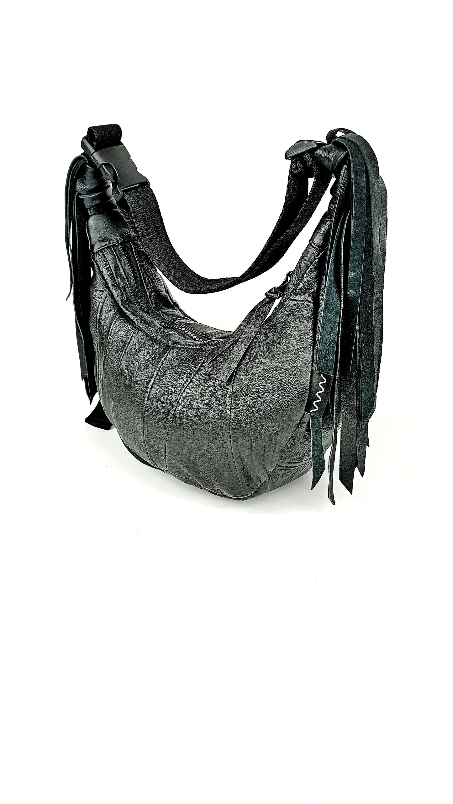Schwarze Two-Way Bag aus upcycelter Hose aus Leder Patchwork mit verstellbarem Gurtband