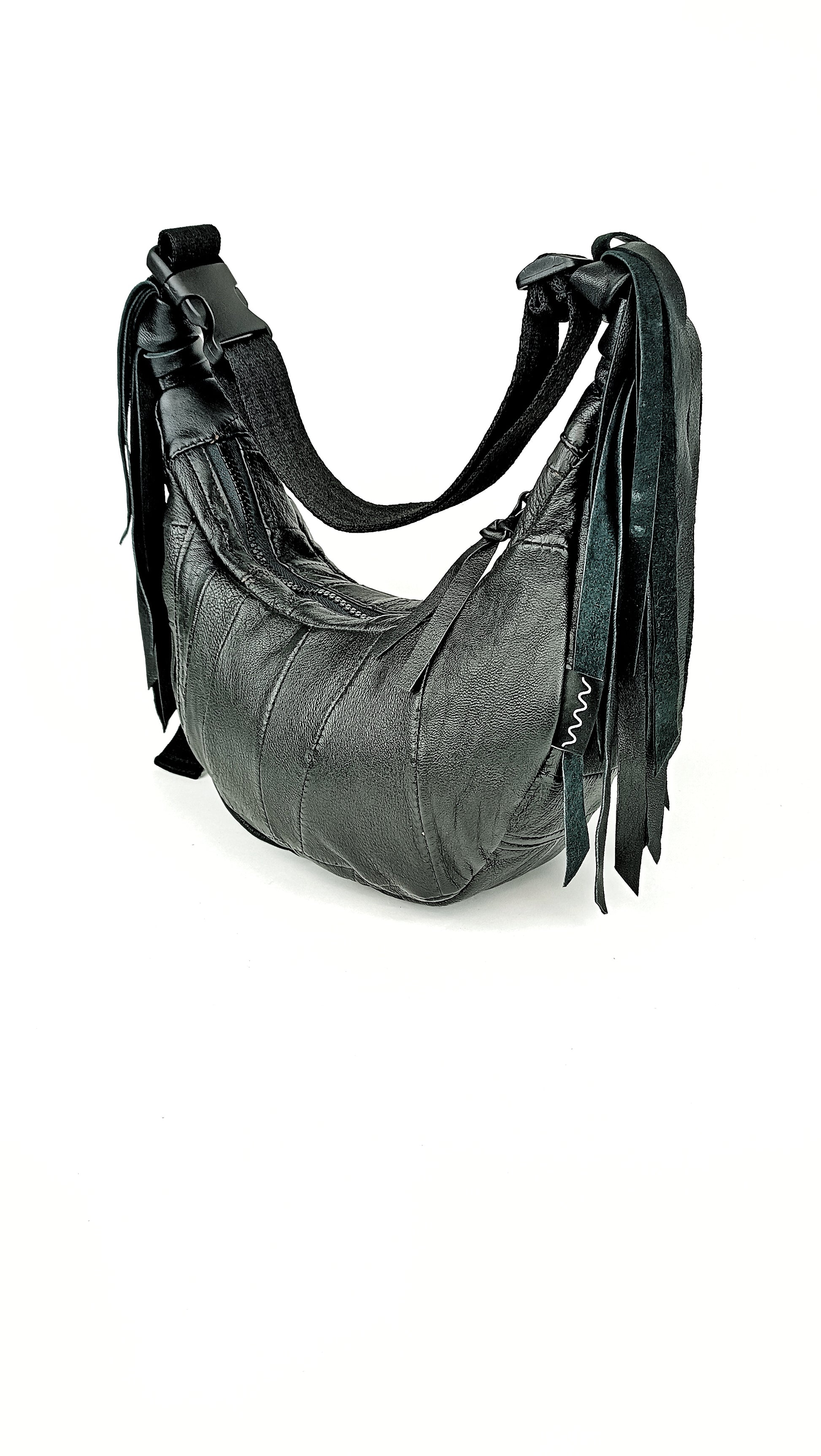 Schwarze Two-Way Bag aus upcycelter Hose aus Leder Patchwork mit verstellbarem Gurtband