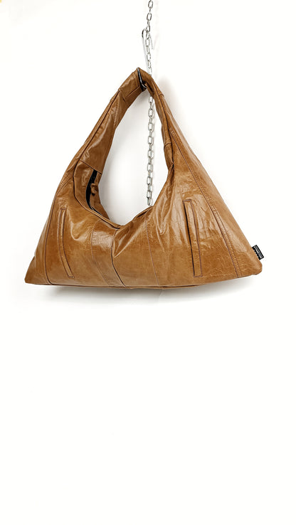 Braune Schultertasche aus Leder, handgemachtes Upcycling-Unikat von Wallawalla Berlin