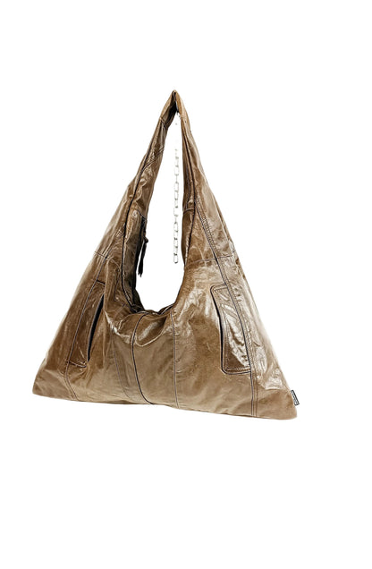 Braune Triangle Bag handgemachtes Upcycling-Unikat von Wallawalla Berlin
Für Detailbilder: