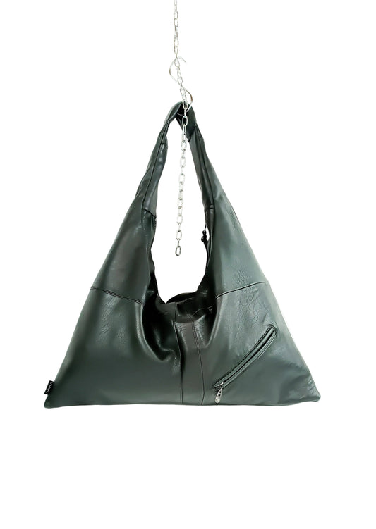 Rückenansicht schwarze Shopper Bag aus Nappaleder, handgemachtes Upcycling-Unikat von Wallawalla Berlin