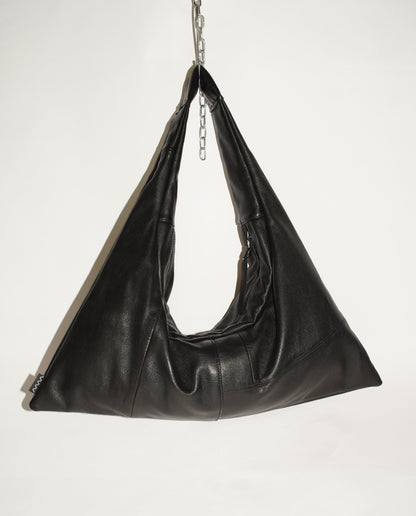 Rückansicht wallawalla Bag aus recyceltem Leder schwarz
