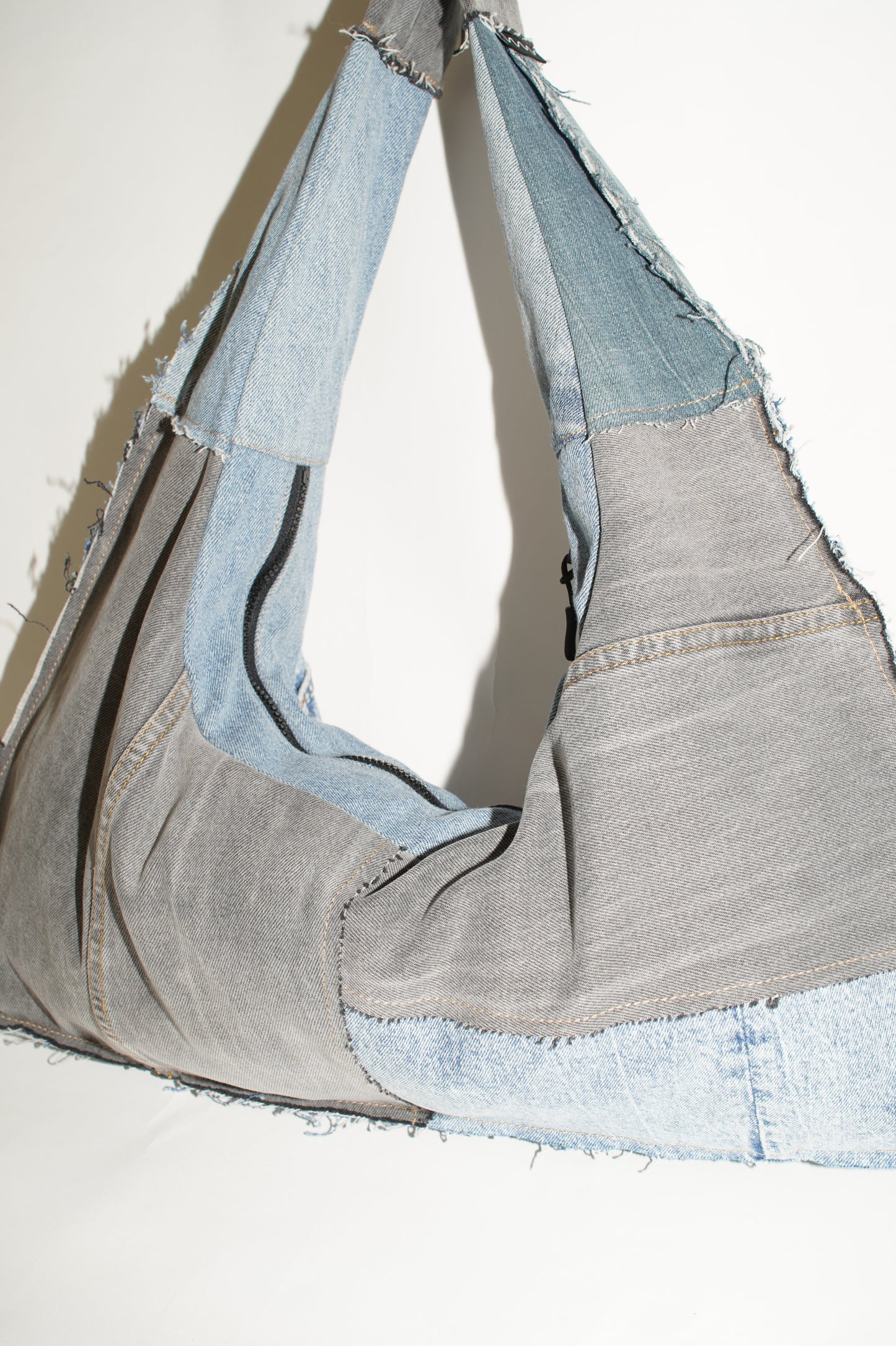 Detailansicht wallawalla Bag aus recyceltem Jeanshosen 