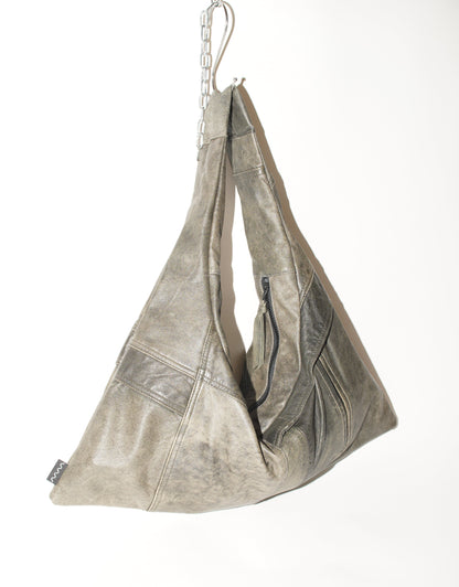 Kleine Triangle Bag aus gedeckt farbigem Vintage-Leder