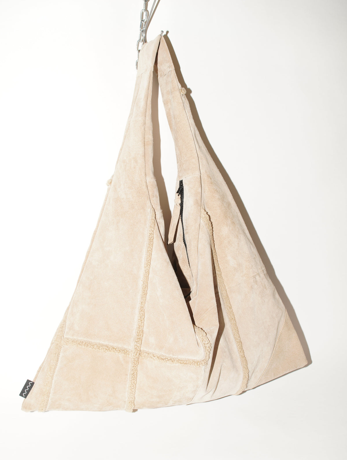 Triangle Bag L | Beiges Wildleder