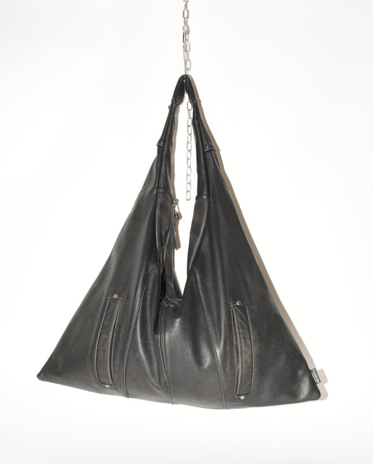 Triangle Bag L | Schwarzes fein genarbtes Leder