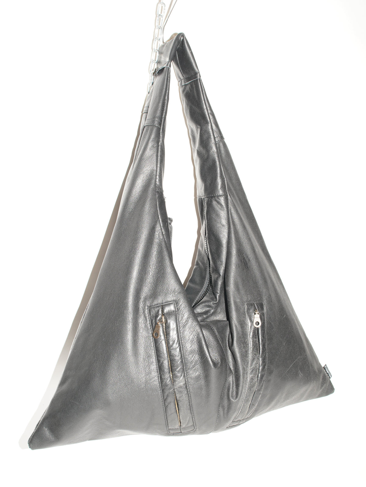 Triangle Bag L | Schwarzes Leder mit Struktur
