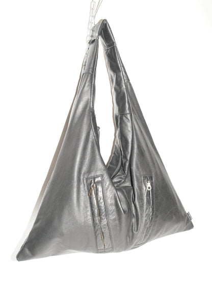Triangle Bag L | Schwarzes Leder mit Struktur