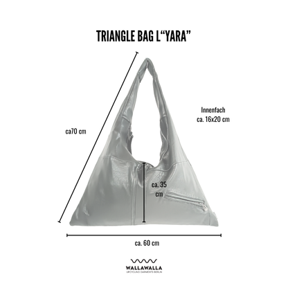 Maßgrafik zur Triangle Bag Yara Wallawalla Berlin mit Angaben zu Reißverschluss, Gurtband, Außentasche und upcyceltem Material