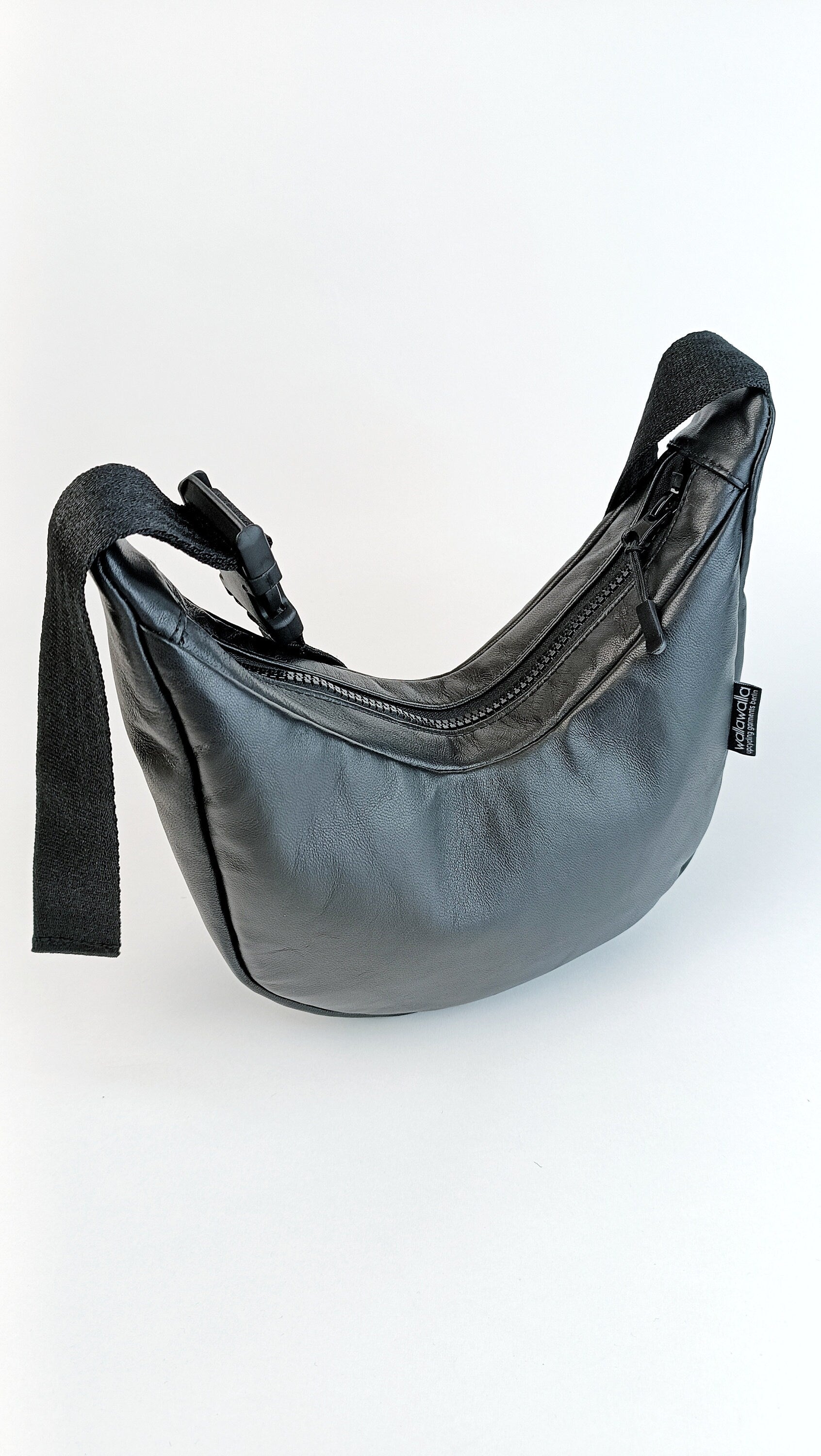 Premium Leder Crossbodybag, Schultertasche "Idaa", Upcycling, Einzelstück, schwarz , vintage, Y2K